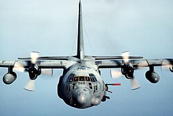 طائرة AC-130 في وضعية الطيران الدائري