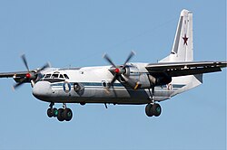 طائرة An-26 في قاعدة