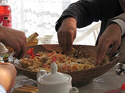 طبق القوروتوب التقليدي